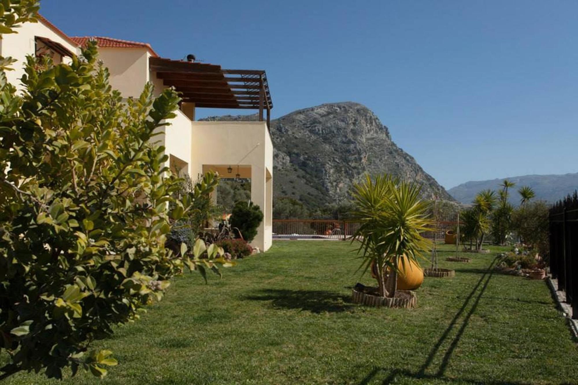Louloudis Villa Spilion Exterior photo