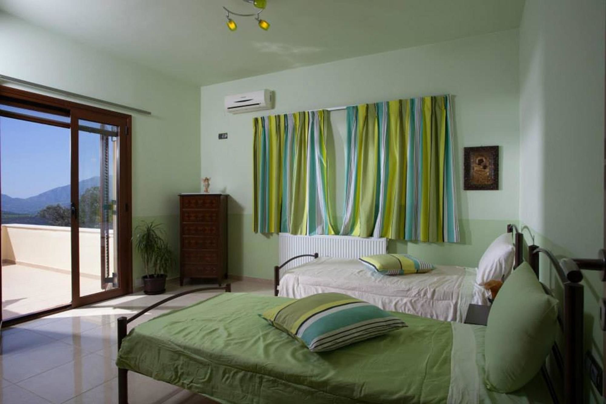 Louloudis Villa Spilion Exterior photo