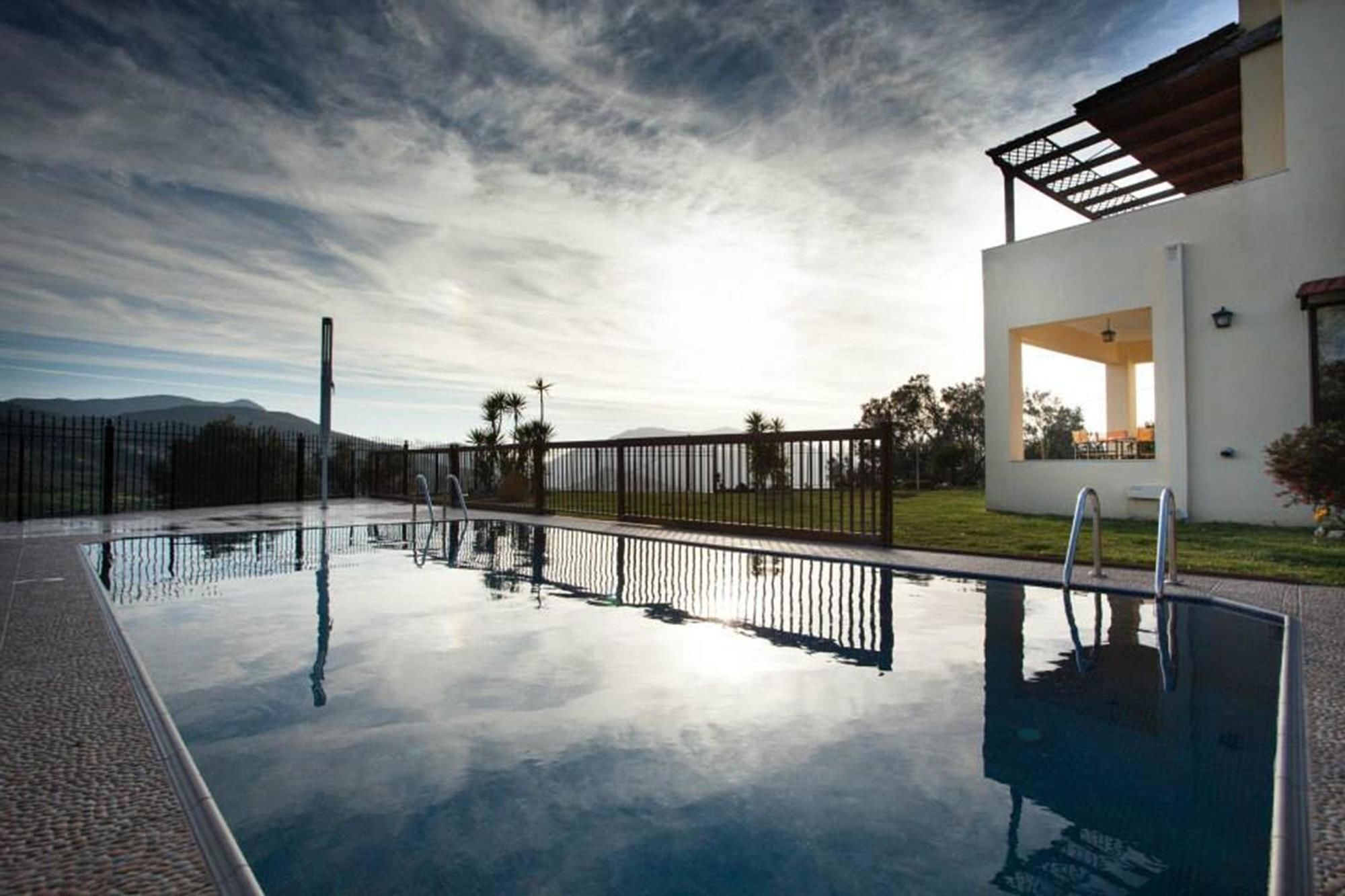 Louloudis Villa Spilion Exterior photo
