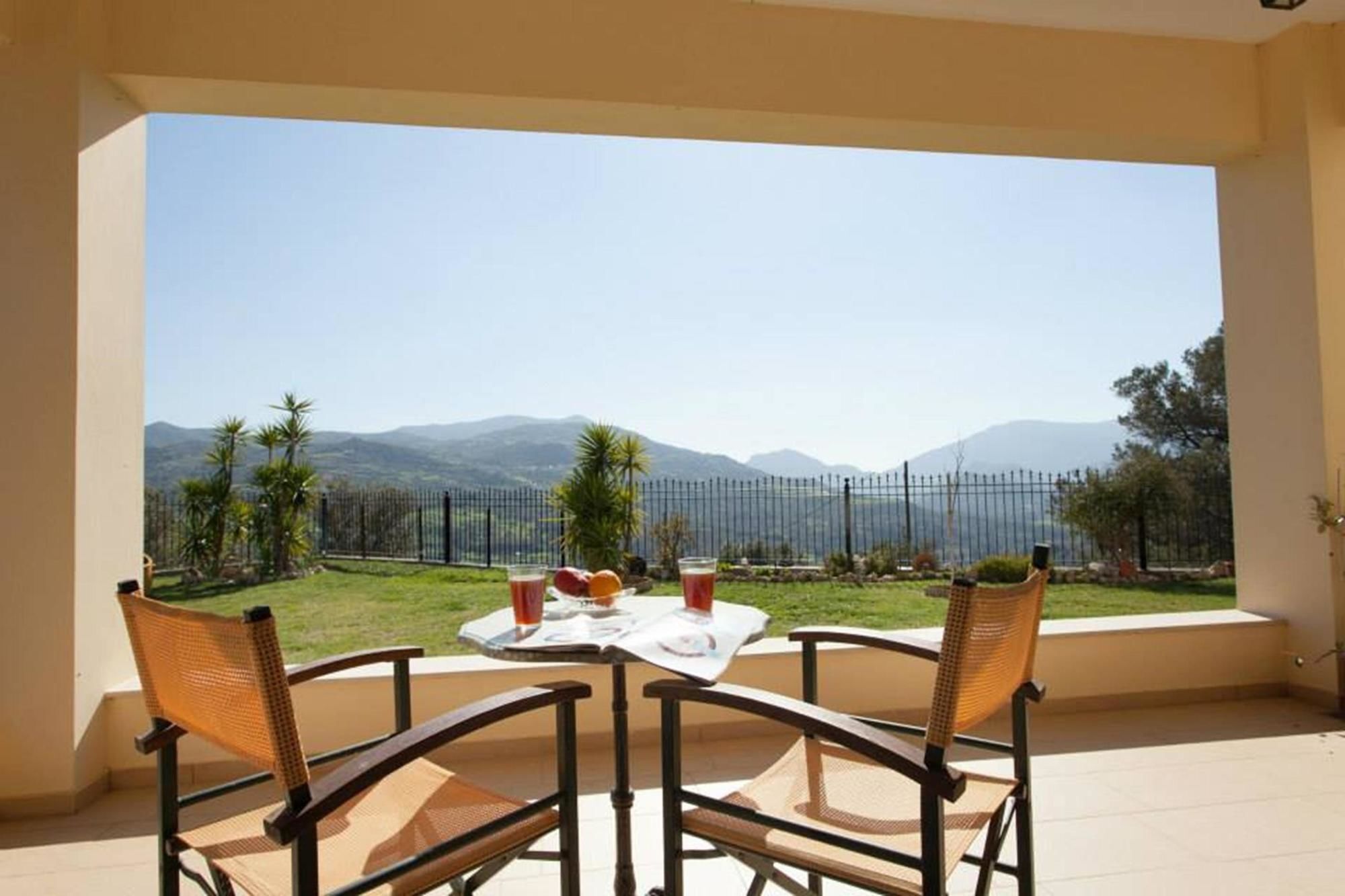 Louloudis Villa Spilion Exterior photo
